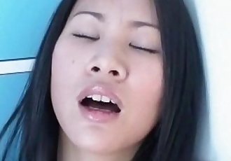 Vrij Aziatische Zuster Perfect lichaam - 12 min