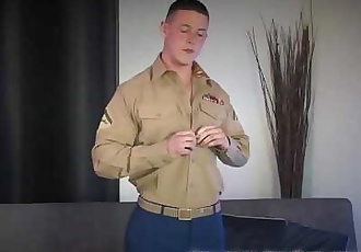 em linha reta fora base: marinha Conrad masturbando fora no uniforme
