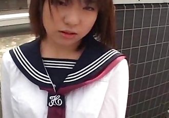 Japanisch Schulmädchen saugt Schwanz unzensierte 7 min