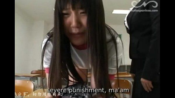 可爱的 日本 青少年 打屁股 通过 她的 老师