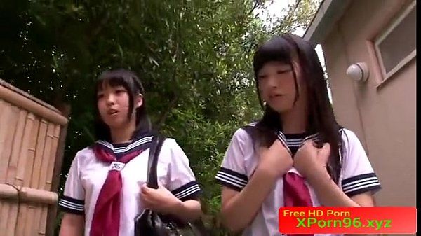 छोटा जापानी स्कूली लड़कियां प्यार threeway