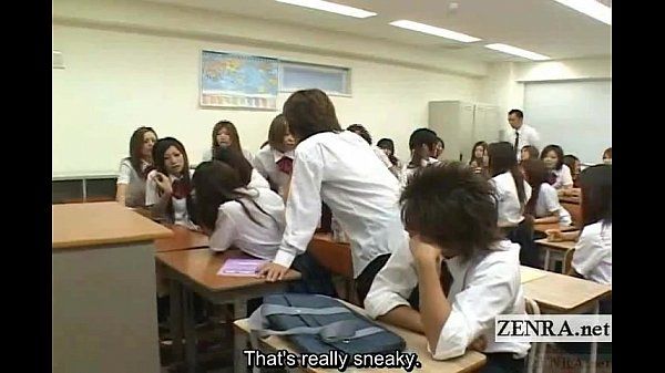 japonés colegiala despojado :Por: los compañeros de clase