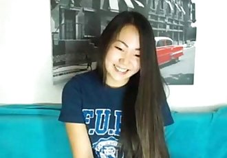 Mignon Asiatique Babe obtient Nu sur webcam 7 min
