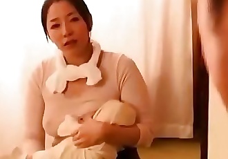 जापानी स्तन खिला माँ adulterypt2 पर hdmilfcam.com 11 मिन