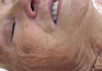 性感的 毛茸茸的 90 年 旧 奶奶 撞 通过 她的 嘉宝 12 min 1080p