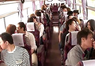 japonês teen groupsex Ação babes no um Ônibus 8 min hd