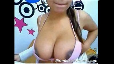 Caliente chick Con grande Tetas masturbándose en webcam 1 min 22 sec