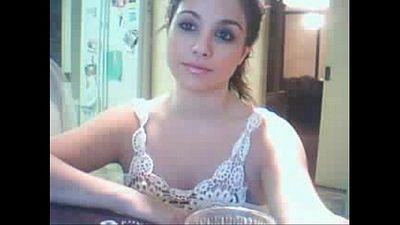 Cara de princesa y tetas maravillosas pt la webcam 3 min