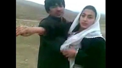 Indian awesome kashmiri muslim couples exchange dr beautiful wifes outdoor car - 15 min