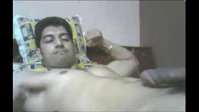 भारतीय आदमी cums जबकि ठोके मांसपेशियों 4 मिन