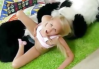 Pillow fight and xxx sex play