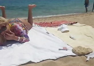 सार्वजनिक समुद्र तट सुख के साथ lovens रसीला नियंत्रण :द्वारा: मेरे stepbro