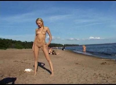 若 nudist ビーチ ティーン