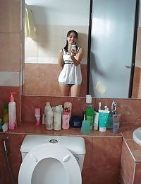 petite 泰国 女孩 故事 自我 镜头 之前 剥离 赤裸裸的 在 浴室
