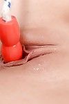 lusty जयजयकार आकर्षक के साथ आश्चर्यजनक बड़े स्तन मैस्टर्बेटिंग उसके मुंडा योनी