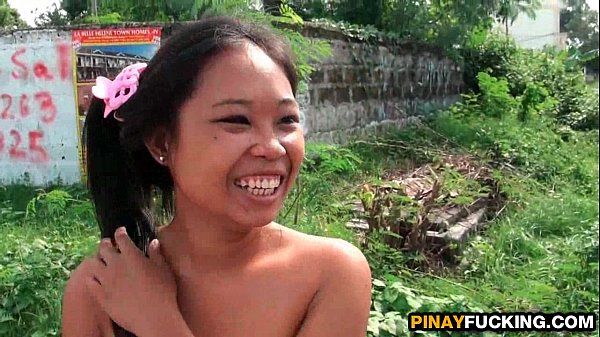 Naughty Asian Amateur Blows Her First Foreigner HD