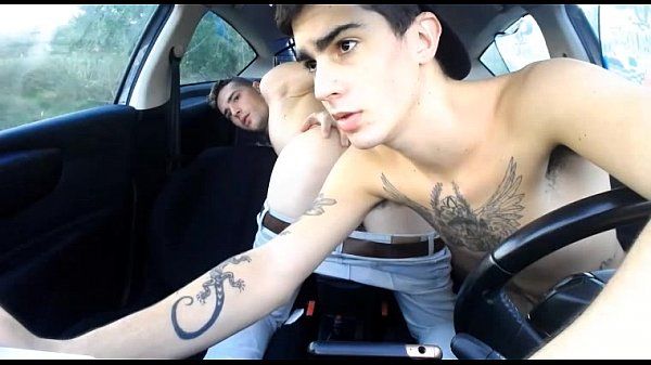 gaysex في على السيارة