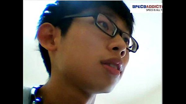 SPECSADDICTED présente le taïwanais garçon (straight)