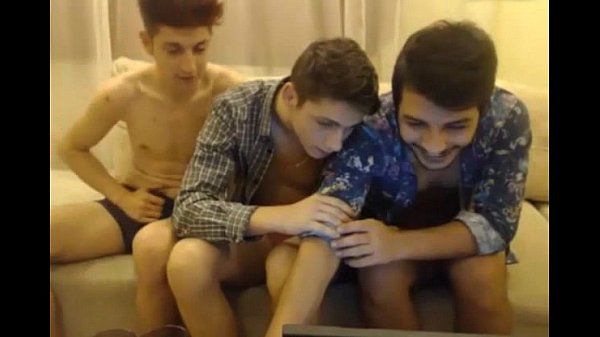 3 Romanya Sevimli gay çocuklar Emmek her diğer horoz 1st zaman Üzerinde camgayfreelivecams.com