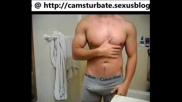 web Cam vn - chico musculoso se masturba pajea con una toalla