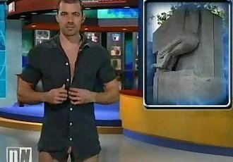 裸 男性 ニュース