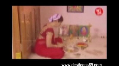India Hindú ama de casa muy Caliente Sexo Video www.desiteens69.com 4 min
