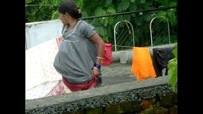 desi aunty changing her panty - 37 sec