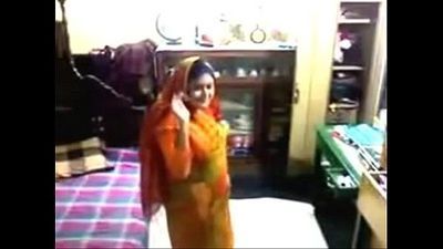 Desi Bhabhi 民主主義 温泉 ビデオ 5 min