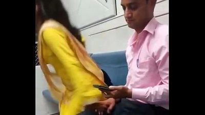 Desi girl in train - 1 min 6 sec