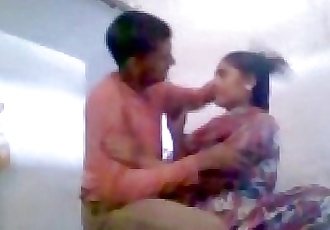 Indian Couple MMS - 5 min