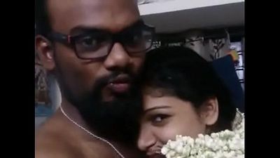 Desi telugu junge verheiratet bhabhi Nackt zeigen Titten liebkosen Mit Arsch setzen 2 min