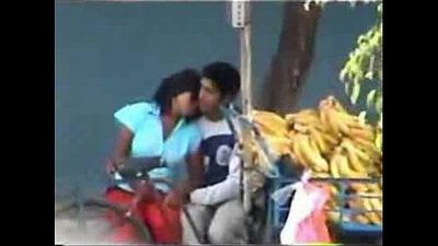 Indian Couple Sex at park - DesiScandals.Net - 5 min
